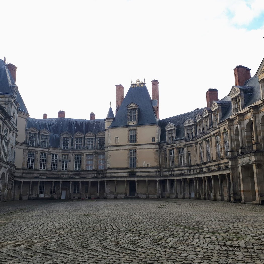 Oval Courtyard 2
